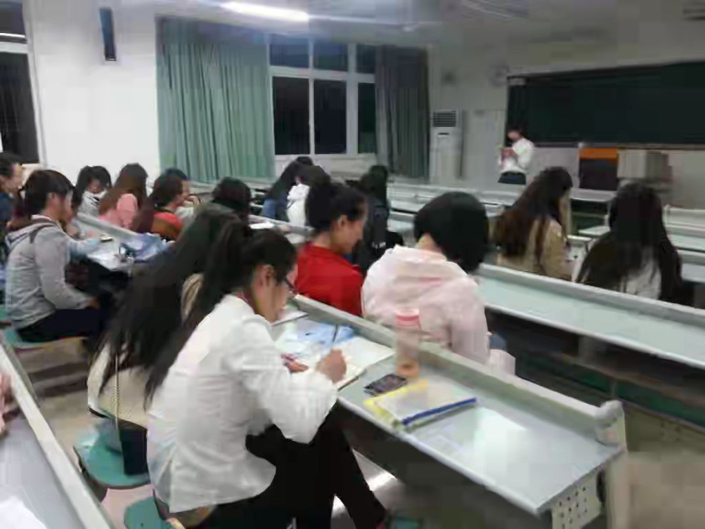 大学时期奖学金不光靠成绩，还要看能力，准备充分才能有备无患