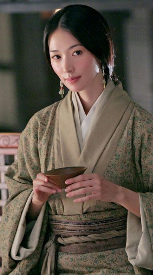 制作精良的电影赤壁为何没能像新三国那样广泛被讨论?