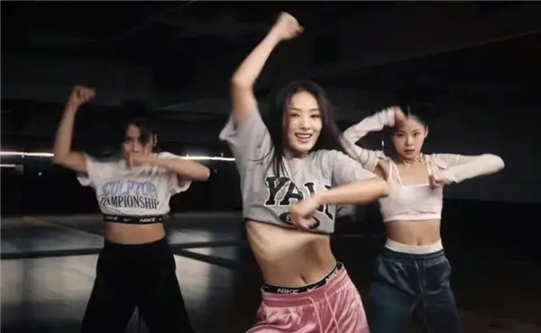 韩国最小女子组合（JYP将推新女团年龄最小15岁）