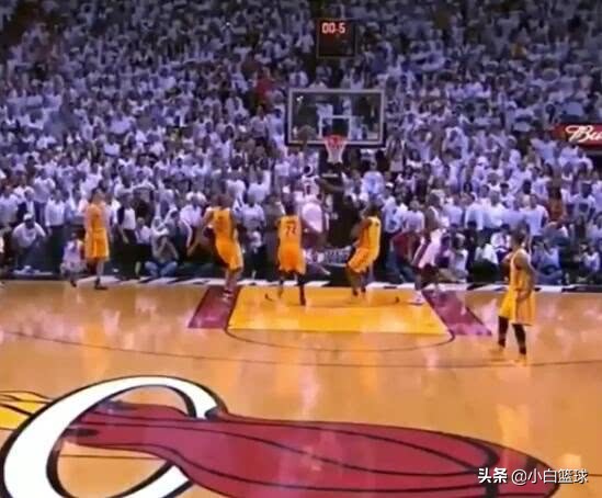 2013NBA东部决赛比分(美媒回顾13东决G1，詹皇加时上篮绝杀成经典，30 三双压乔治)