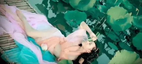 最闲十首古诗:静听花落,坐看云舒!
