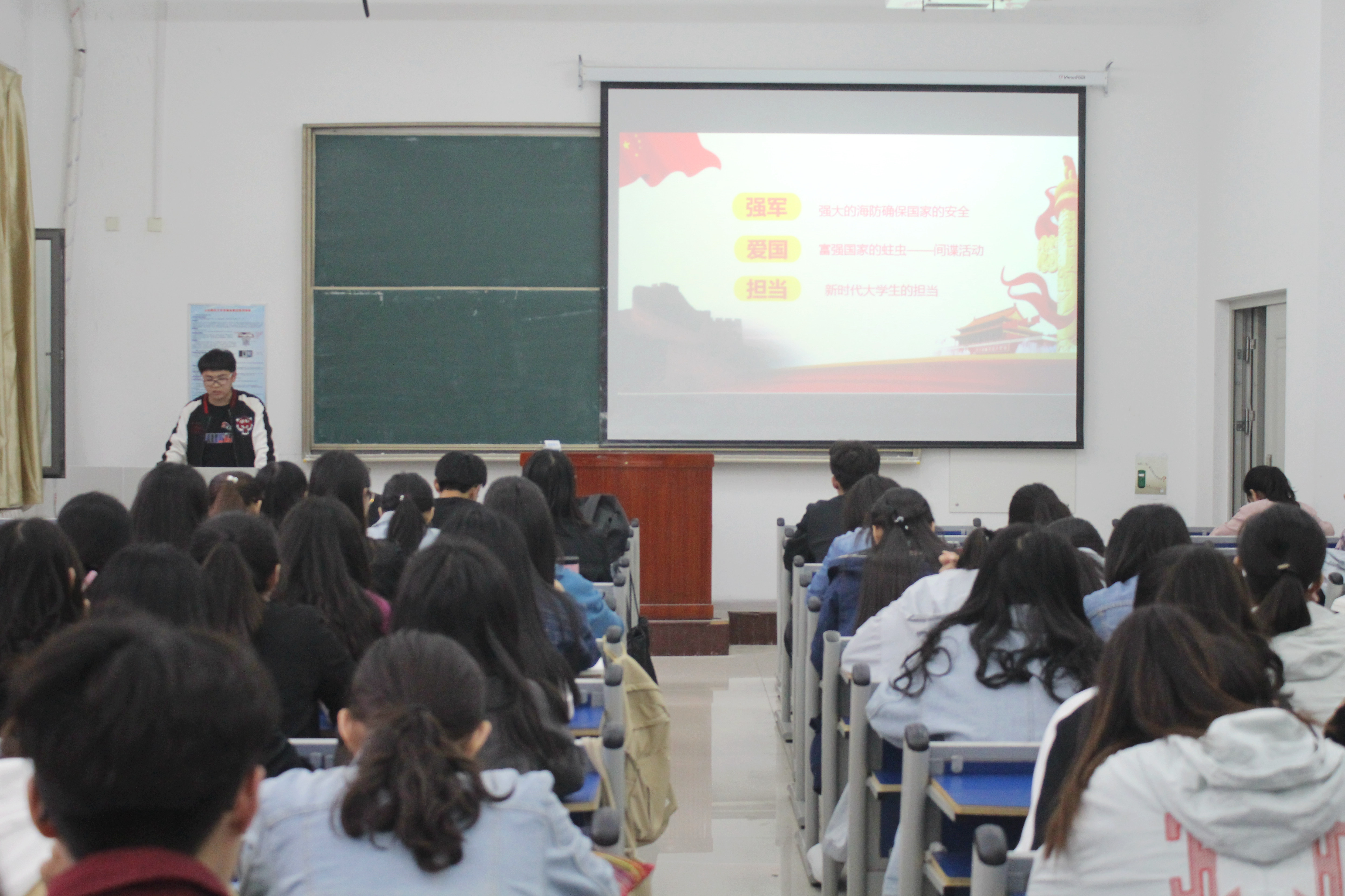 大学时期奖学金不光靠成绩，还要看能力，准备充分才能有备无患