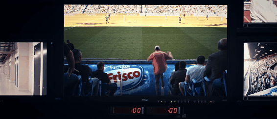 足球比赛中为什么有人裸奔（尺度爆表，这片连海报都打了马赛克）