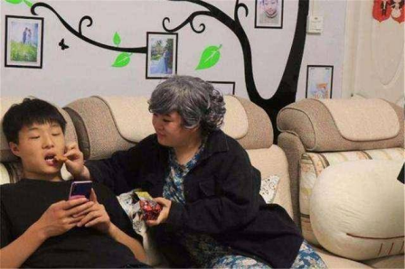 这几种学生，一毕业就成为“啃老族”，毕业不找工作，父母很无奈