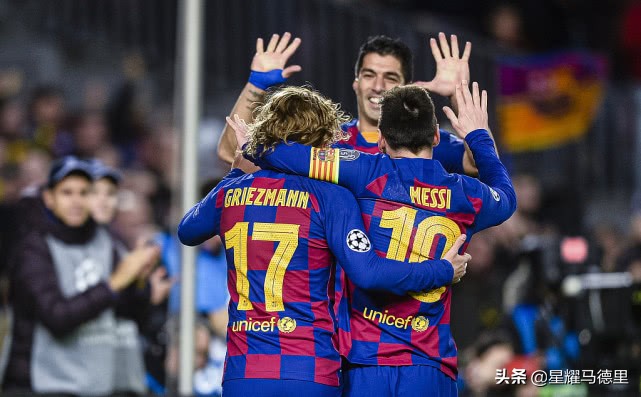 梅西世界杯假摔黄牌（梅西欧冠罕见一幕？被判假摔染黄苦笑摊手！2个细节证明他太冤了）