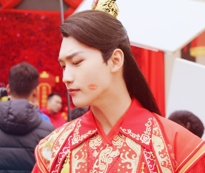 邢昭林为了鼓励母亲追剧《双世宠妃3》，当真是煞费苦心了