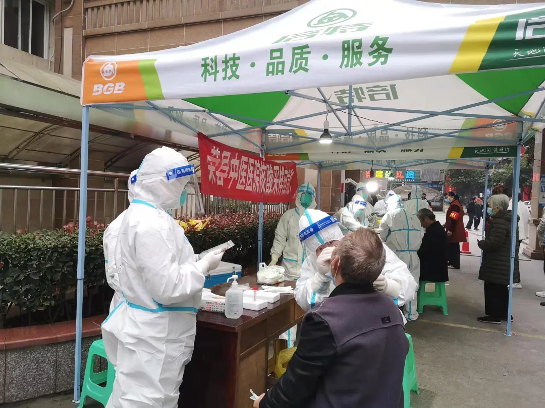 寒风之中，这些中医药人温暖这座城！