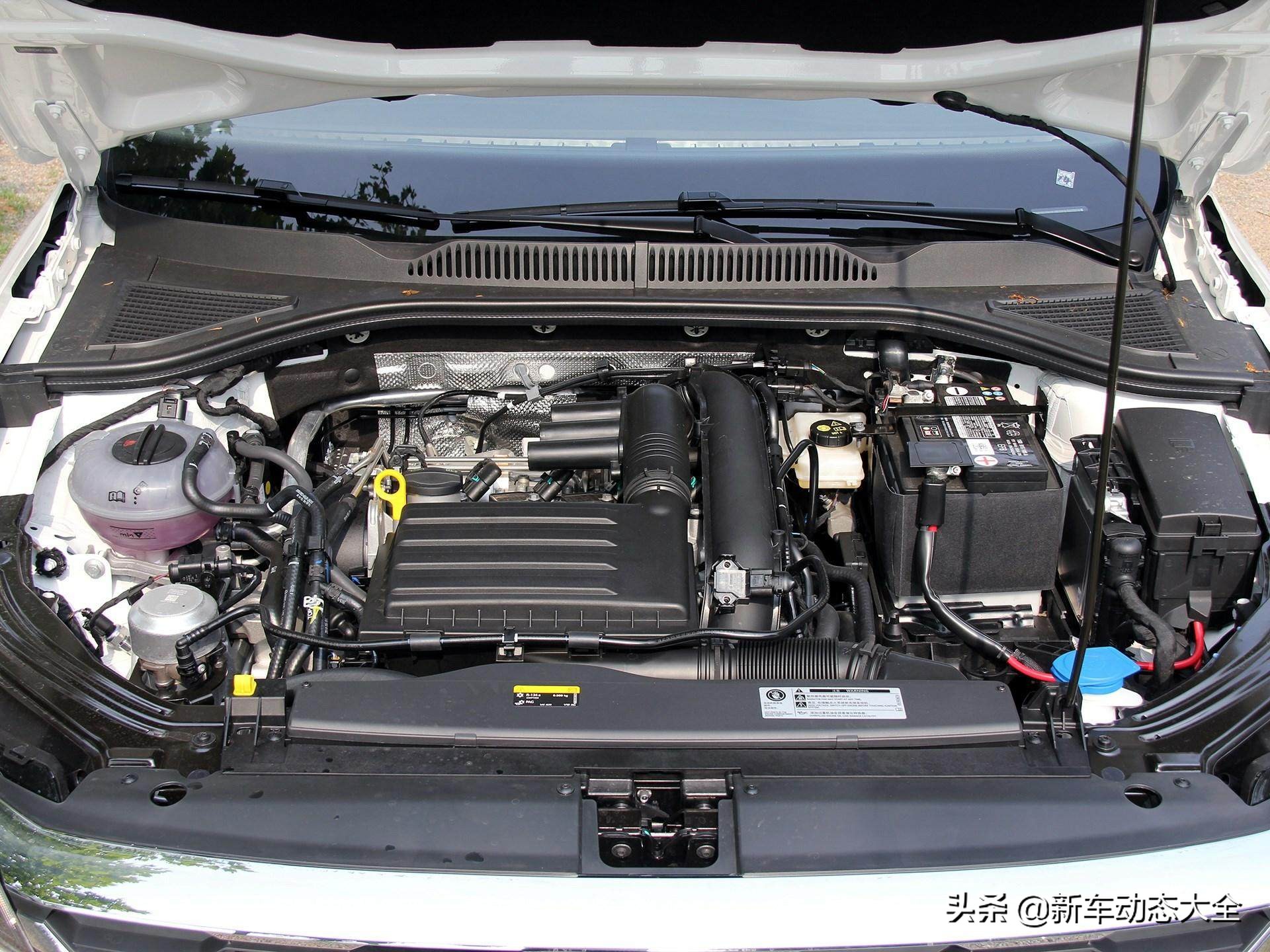 经典销量大，油耗5.7L，车内空间大还是合资，实拍朗逸