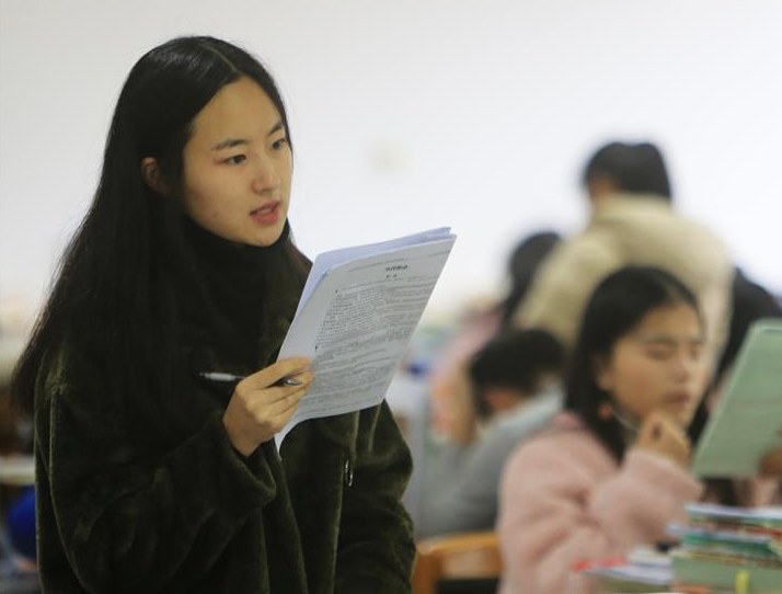 教育部发布“好消息”，研究生展颜欢笑，这回再也不担心秃头了