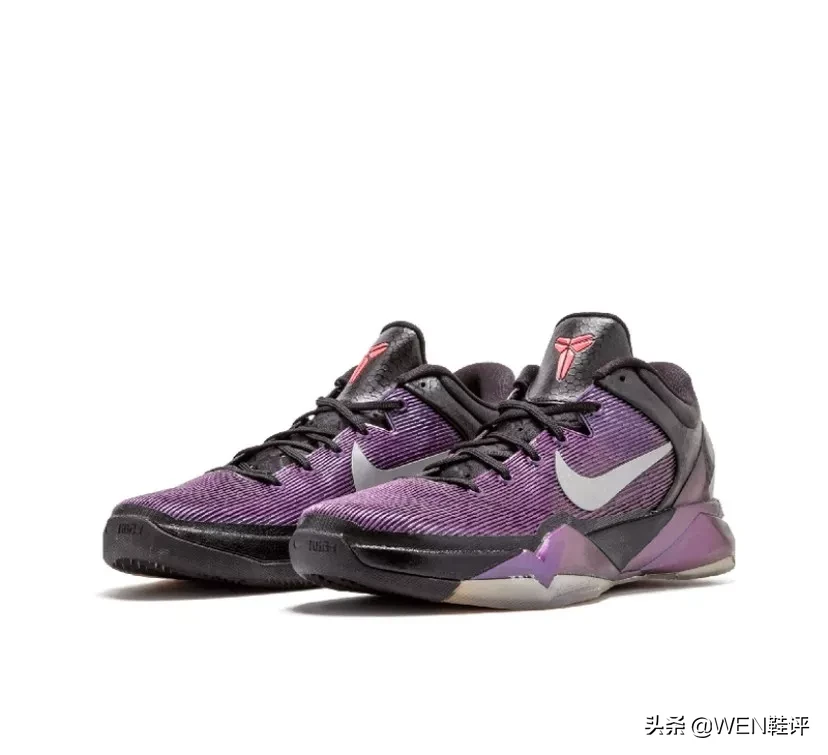 科十篮球鞋(科比系列最强的实战鞋？为何Zoom Kobe VII的神话会一直延续？)