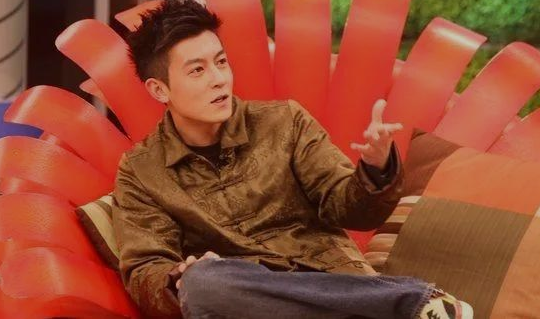 陈冠希的灿烂情史，14岁失恋开始流连花丛，23年爱上9个人间极品