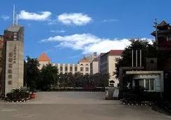 一年20万！在重庆上个小学也太贵了吧！不信来