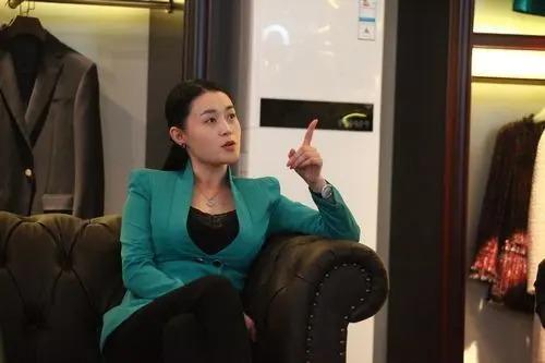 大广播扮演者关婷娜(从未拜师赵本山,却被力捧17年,"杨小燕"关婷娜