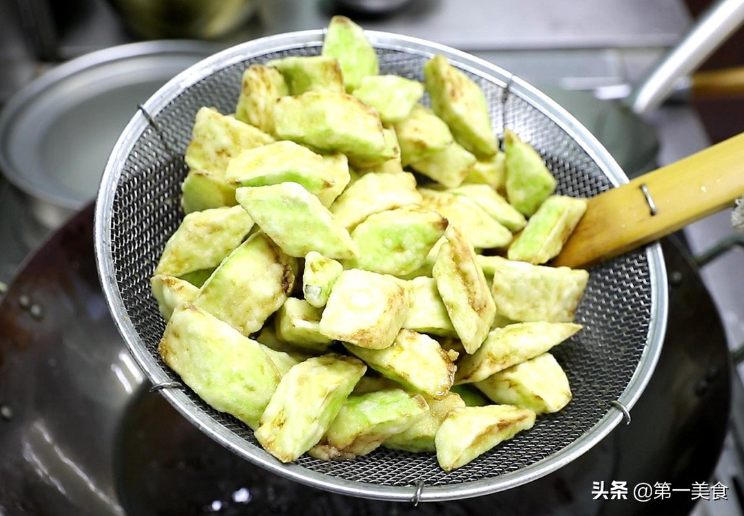 茄子的做法,茄子的做法怎么做好吃又簡單