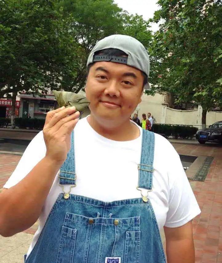 1976年出生在香港的林子聪算得上是一位才子,可惜家庭条件太差,高中没