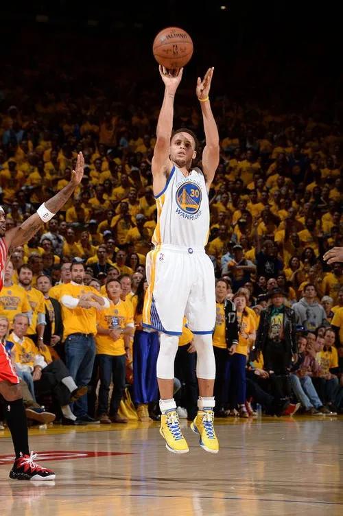 最强nba荣耀球员有哪些（现役最强NBA球员到底花落谁家？）