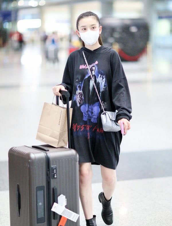 在娱圈消失5年，回归就能演女主，上春晚、跟正午合作，真不简单