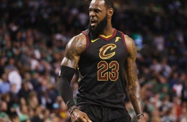 2010凯尔特人vs骑士回放(10年詹姆斯的骑士队配置豪华,为何却最终被