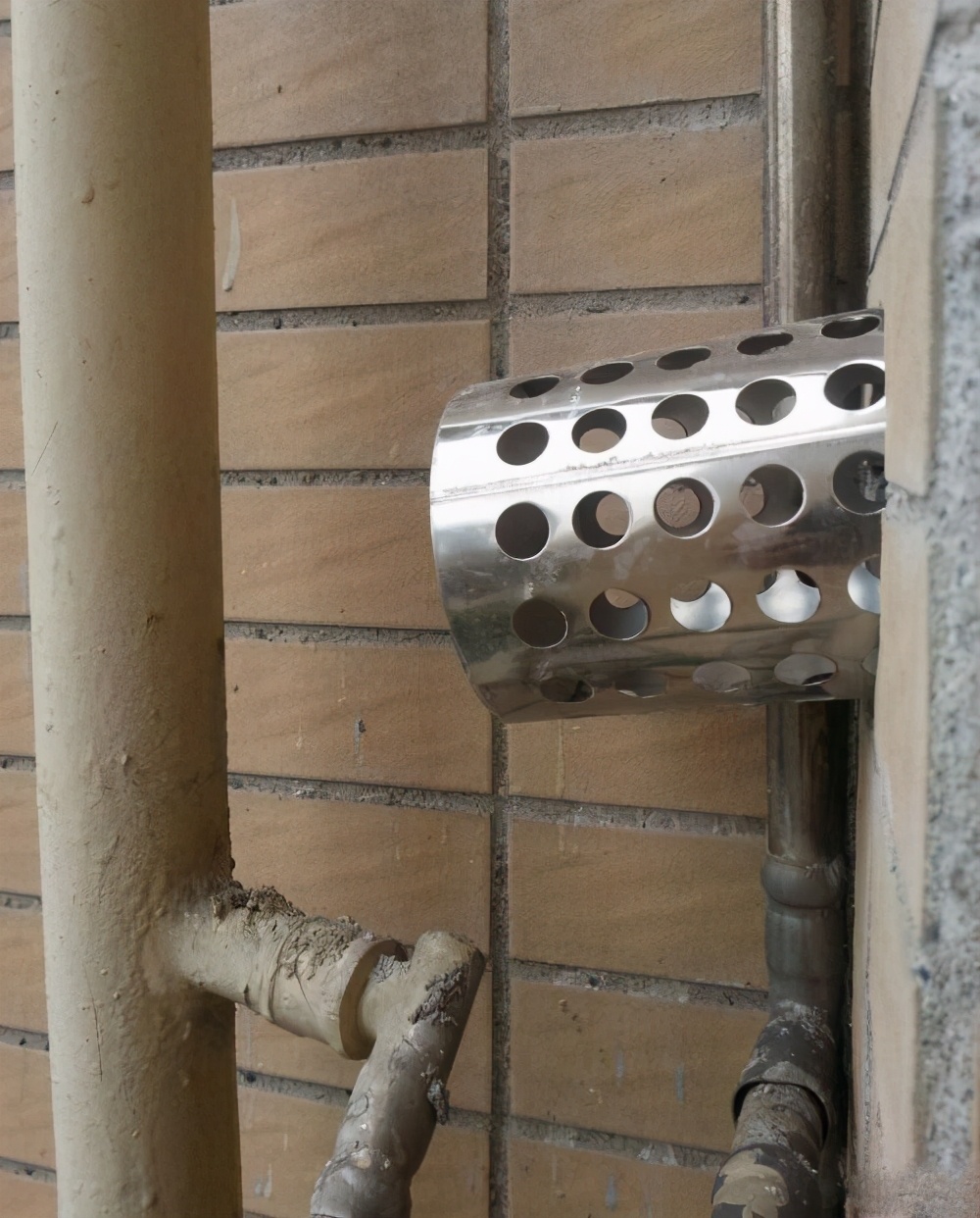 燃气热水器排烟管安装要求（燃气热水器排烟管安装要求需要走多少弯）-第5张图片