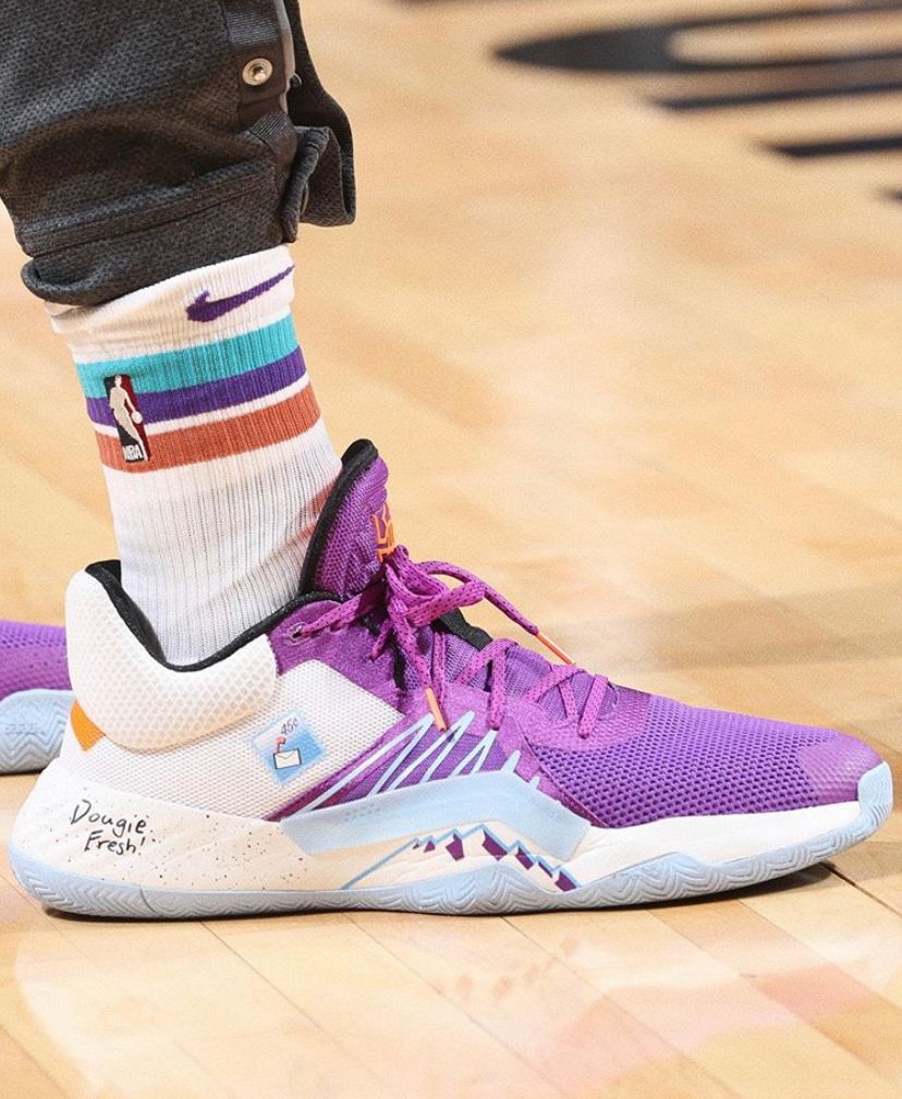 詹姆斯篮球鞋鞋带的正确穿法(nba球员上脚:科比球鞋遍联盟,詹姆斯的