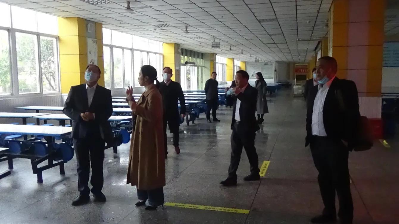 校际交流促发展 共话教育谱新篇