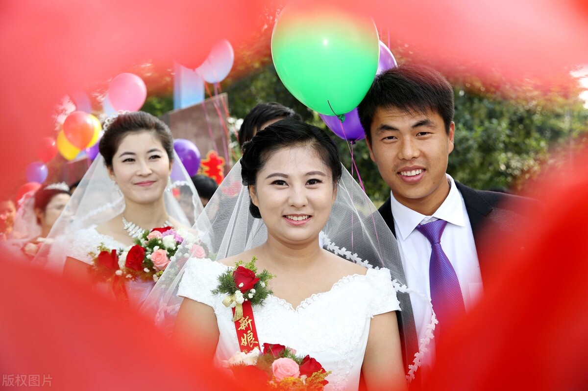 婆婆：成功拆散2个儿子的婚姻后，中秋节被二儿媳妇骂“滚出去”