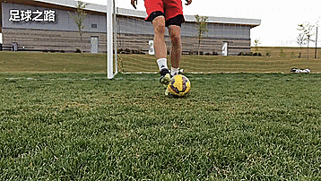 足球运动员训练计划（29个足球步法训练以及训练计划）