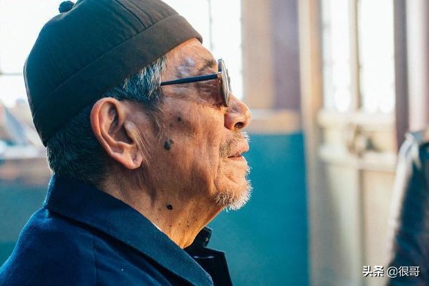 云南虫谷中的高光配角：王奎荣是国家一级演员，胡晓光是北电老师