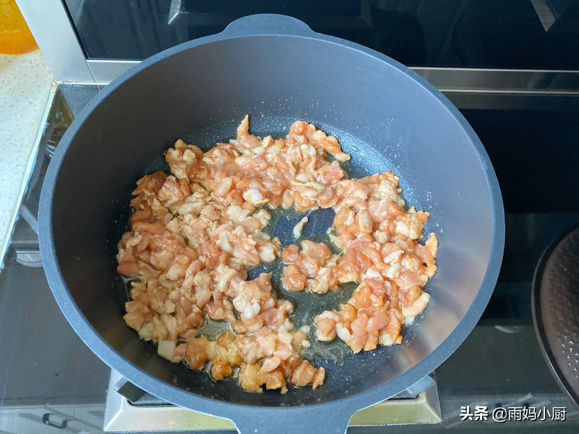 尖椒肉丝卤怎么做（教你自制家常青椒肉丝打卤面）