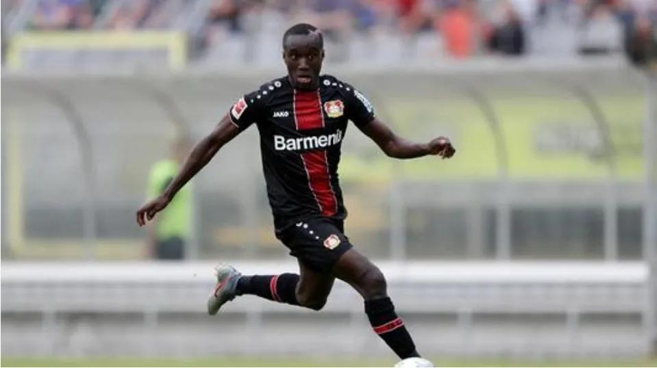 勒沃库森vs弗莱堡视频（周五004 德国甲级联赛 弗莱堡VS勒沃库森）