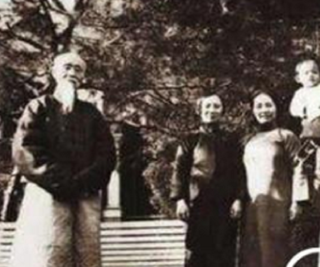 国学大师辜鸿铭力推“一夫多妻”遭质疑，一比喻噎得对方说不出话