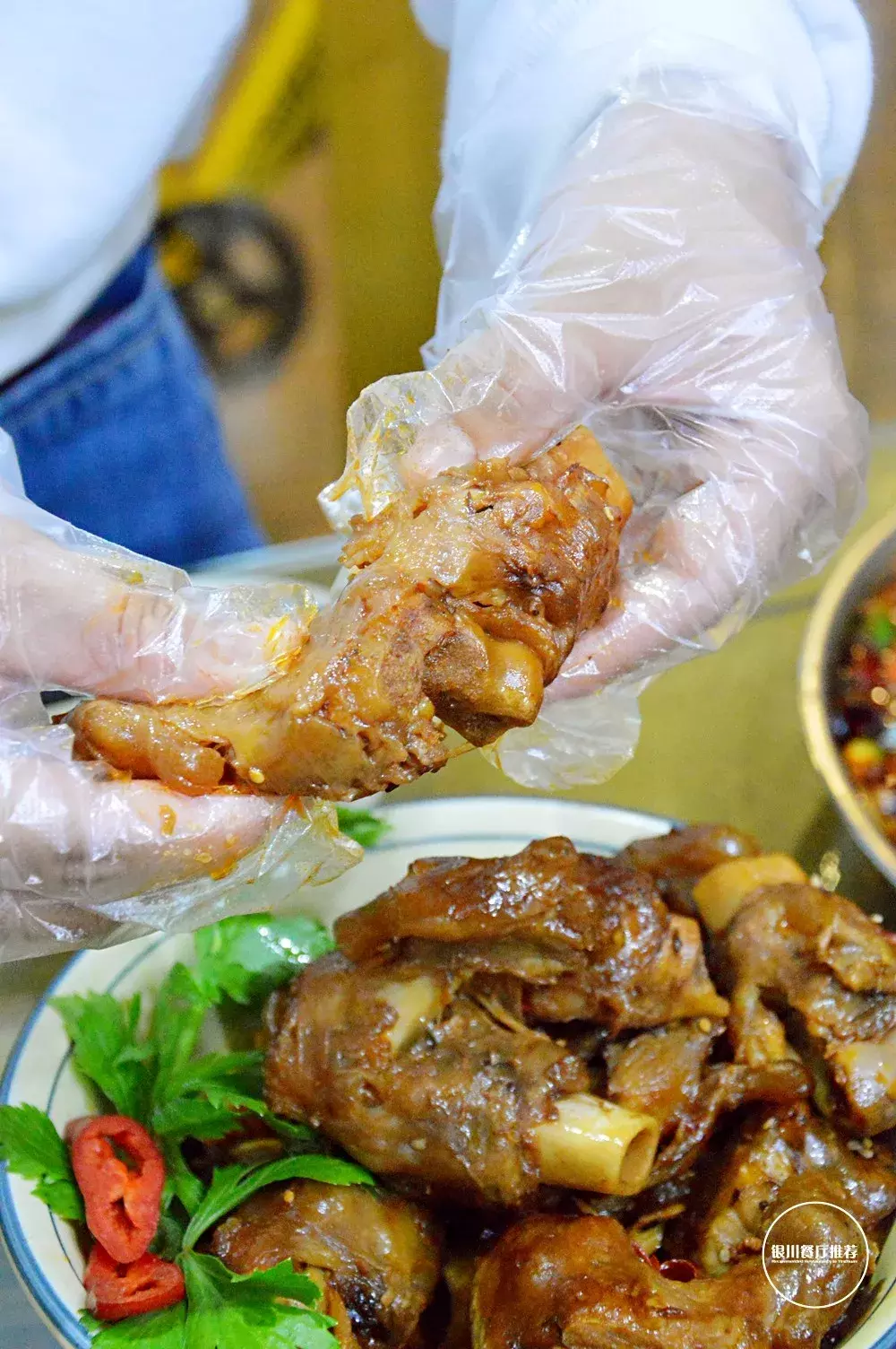 银川小两口藏在自强巷做羊棒骨,饭点满座