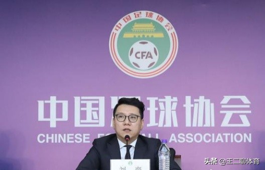 陶强龙两头跑(足协秘书长称球迷乐于看到归化，真是这样吗？归化和青训冲突吗？)