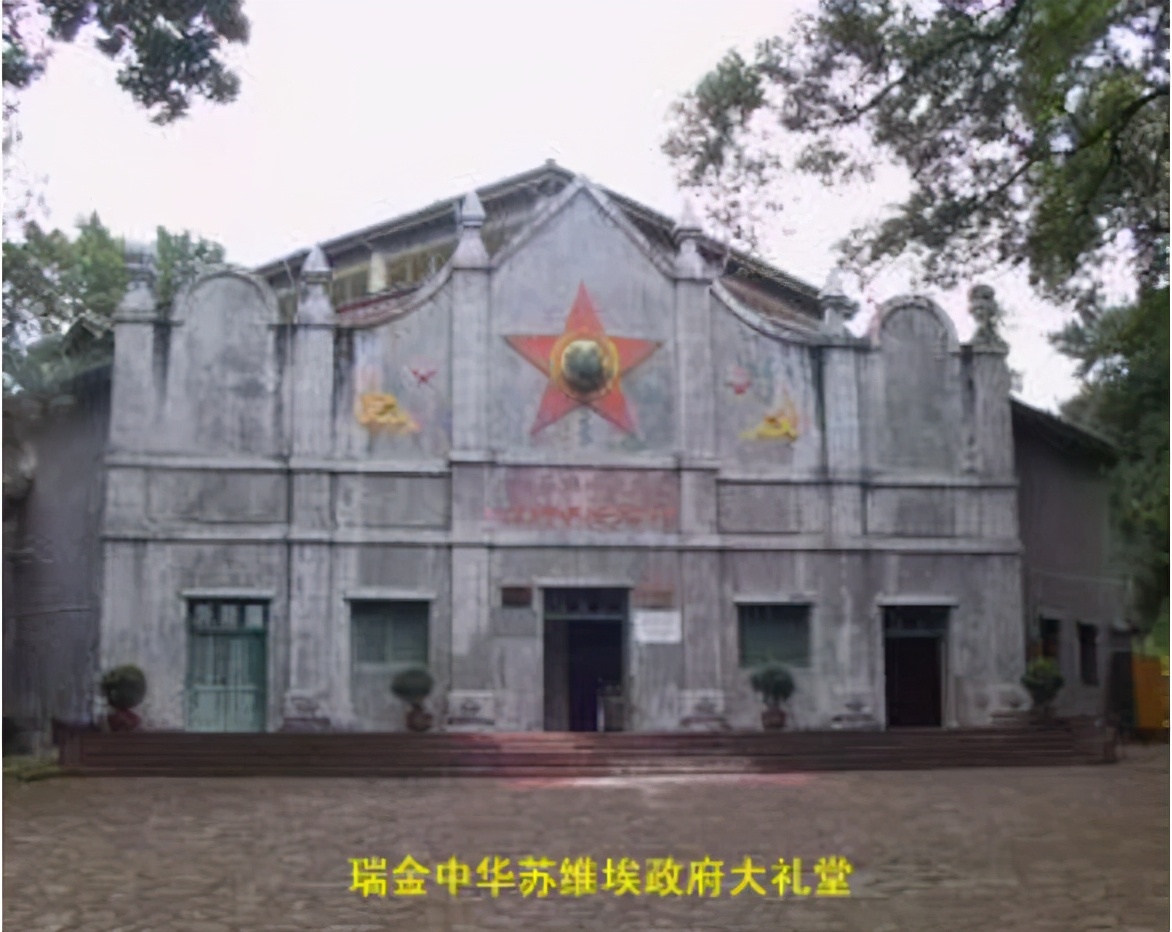 他是我国开国将领，一生荣誉勋章无数，东北这所医科大学由他亲自创办！