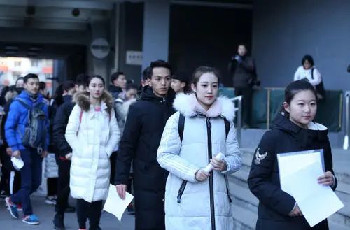 22届艺考生择校：编导专业南传跟浙传哪个更好？家长转给孩子