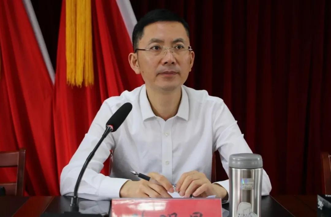 秦广荣深情回顾了在白甸镇工作的难忘时光,衷心感谢组织的培养,社会