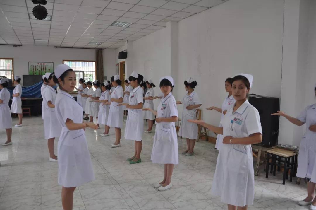 重庆有一所“医专学校”，录取分数比“本科”还高，这是为什么？