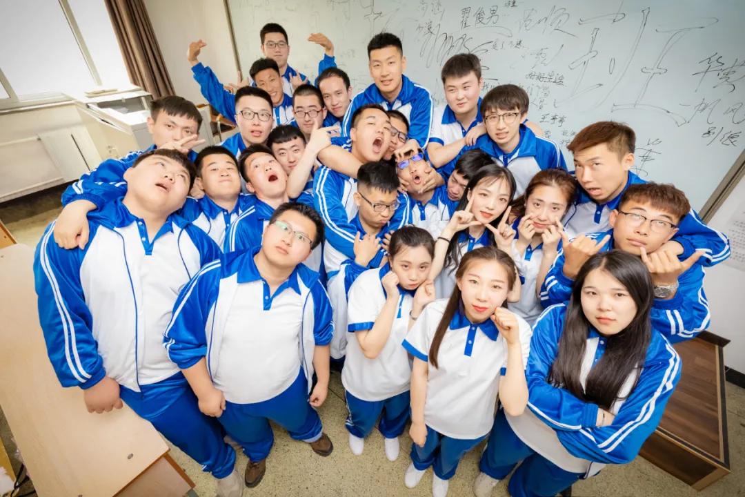 想要完美毕业照？缺了这四个要素怎么行