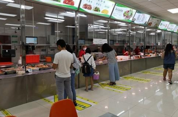 高校食堂WiFi密码火出圈，不是学霸恐怕与网无缘，学生直呼受歧视