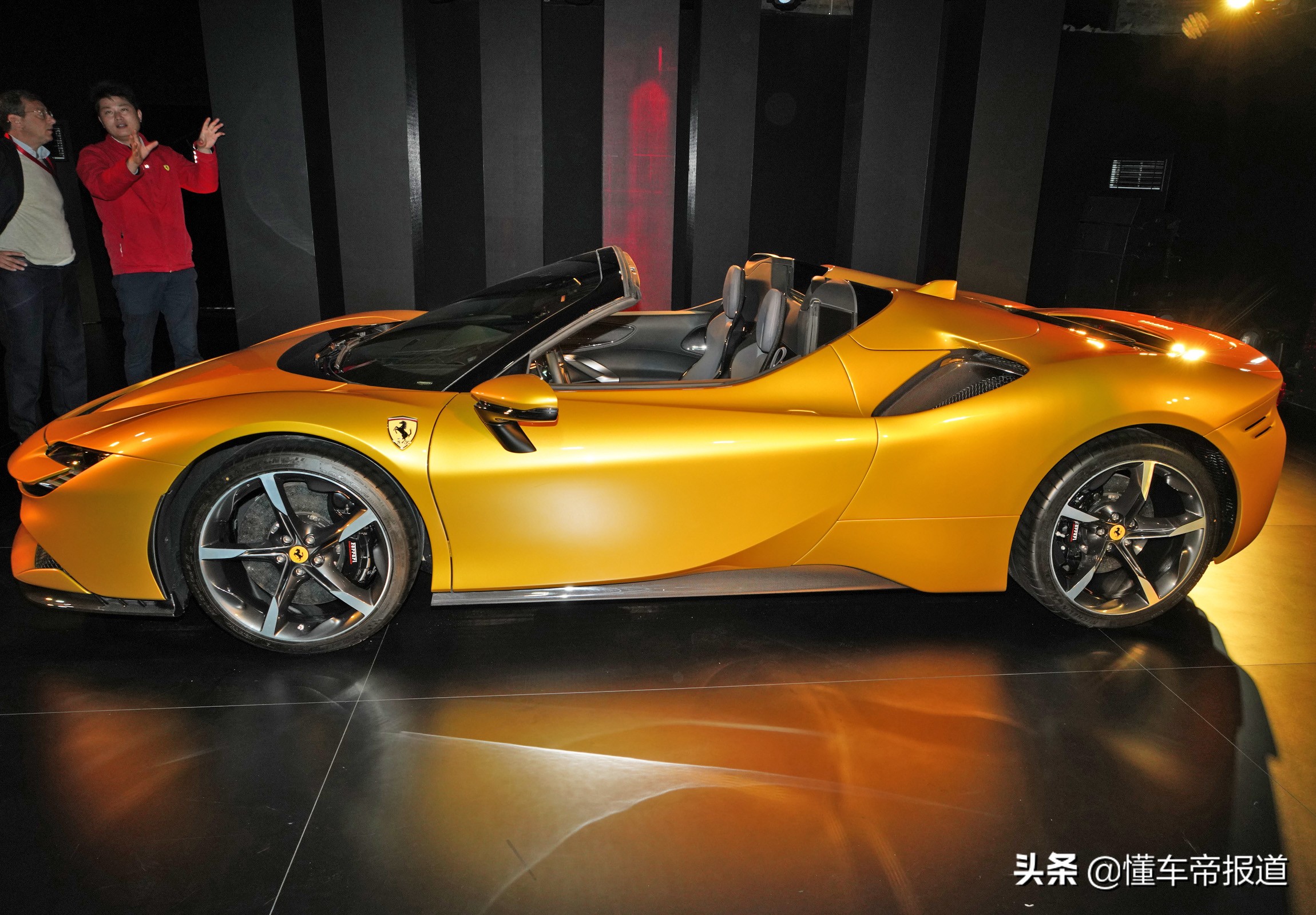 发售|销售499.8万元起，写实法拉利SF90 Spider