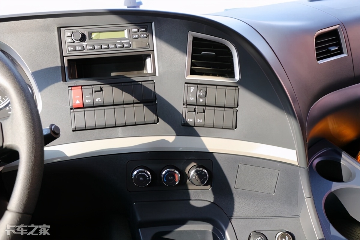 陕汽奥龙牵引车价格(430马力轻量化版) - 价格百科