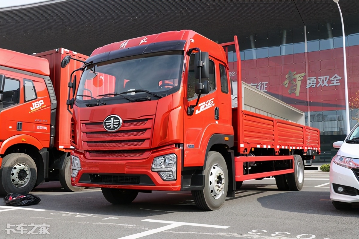 6米8载货车新选择,实拍220马力解放jk6,又是一匹黑马?