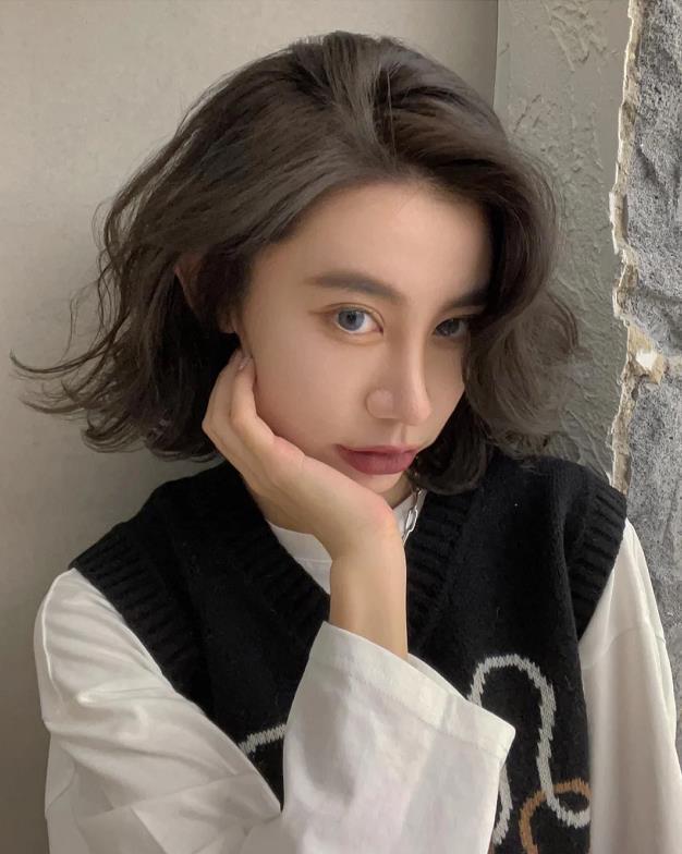 四十岁女人短发发型图片大全(四十岁的女人) - 赤虎壹号