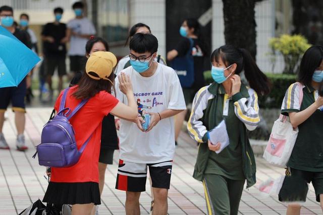 最新消息：17省市高考成绩查分时间公布，录取预测分数线已出炉