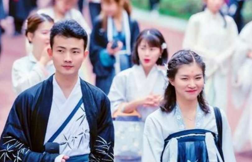 学校不再管学生校服？汉服、水手服、制服不再是梦，学生拍手叫好