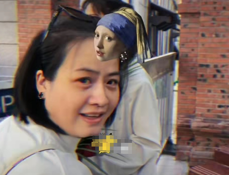 岳云鹏老婆带女儿去德云社，化淡妆戴名牌耳环，遭粉丝围观人气高