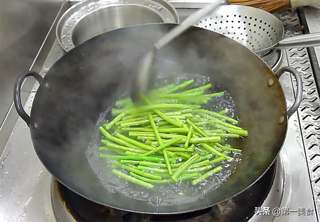 长豆角的家常做法简单（长豆角的家常做法简单又好吃）-第5张图片-科灵网