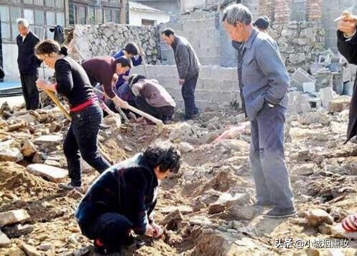 农民建房挖到31件国宝,上交获200元奖励惹非议,奖金提高1000倍