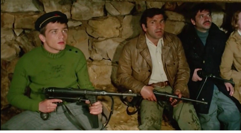 南斯拉夫战争电影《桥》:人手一支mp40,三联高射炮完美穿越