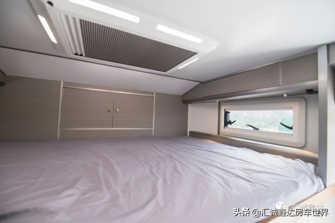 阿莫迪罗皮卡越野房车！7.3LV8发动机，4驱+2把锁！满水电住4人